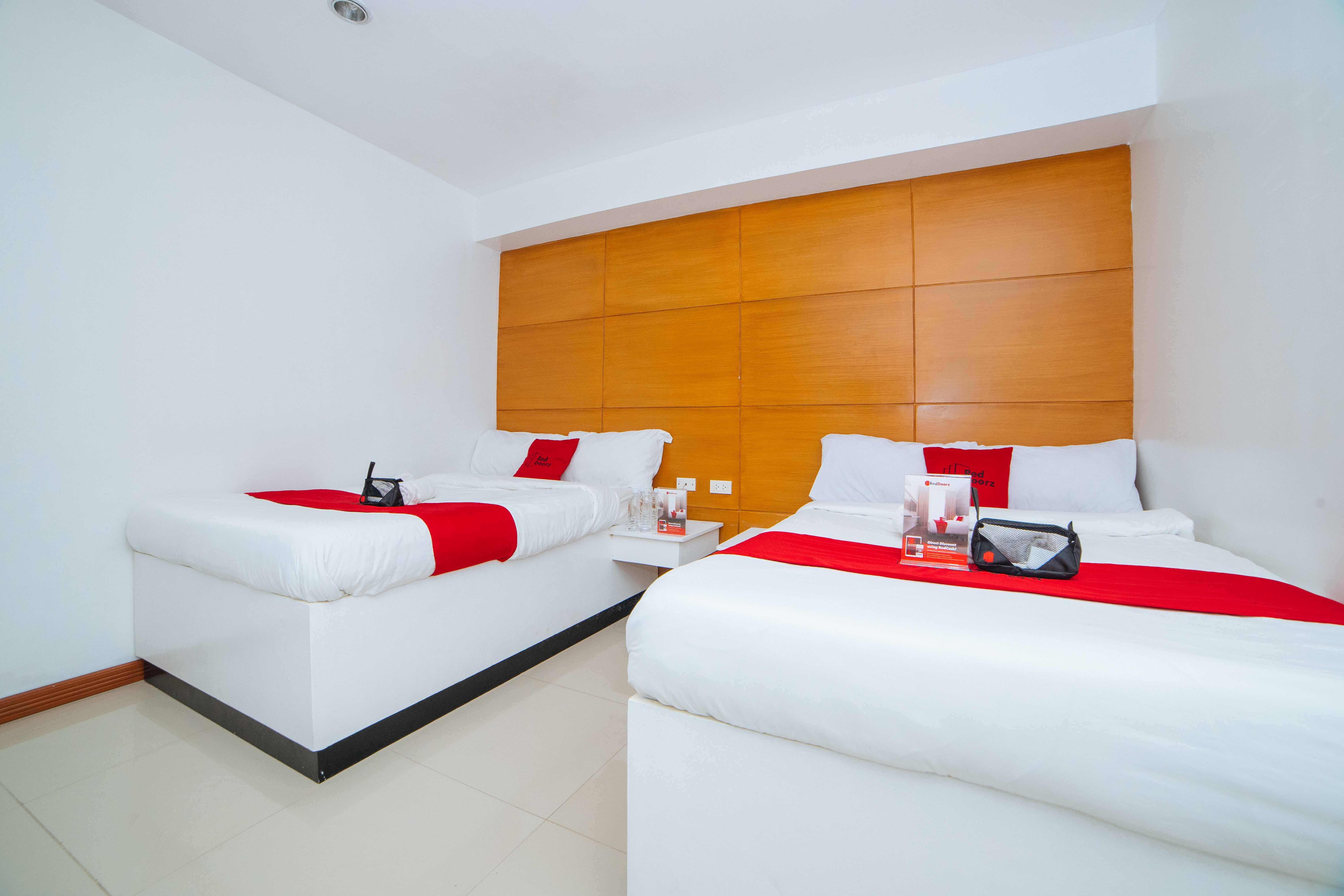 Reddoorz Near Bambang Station Hotel Манила Екстериор снимка