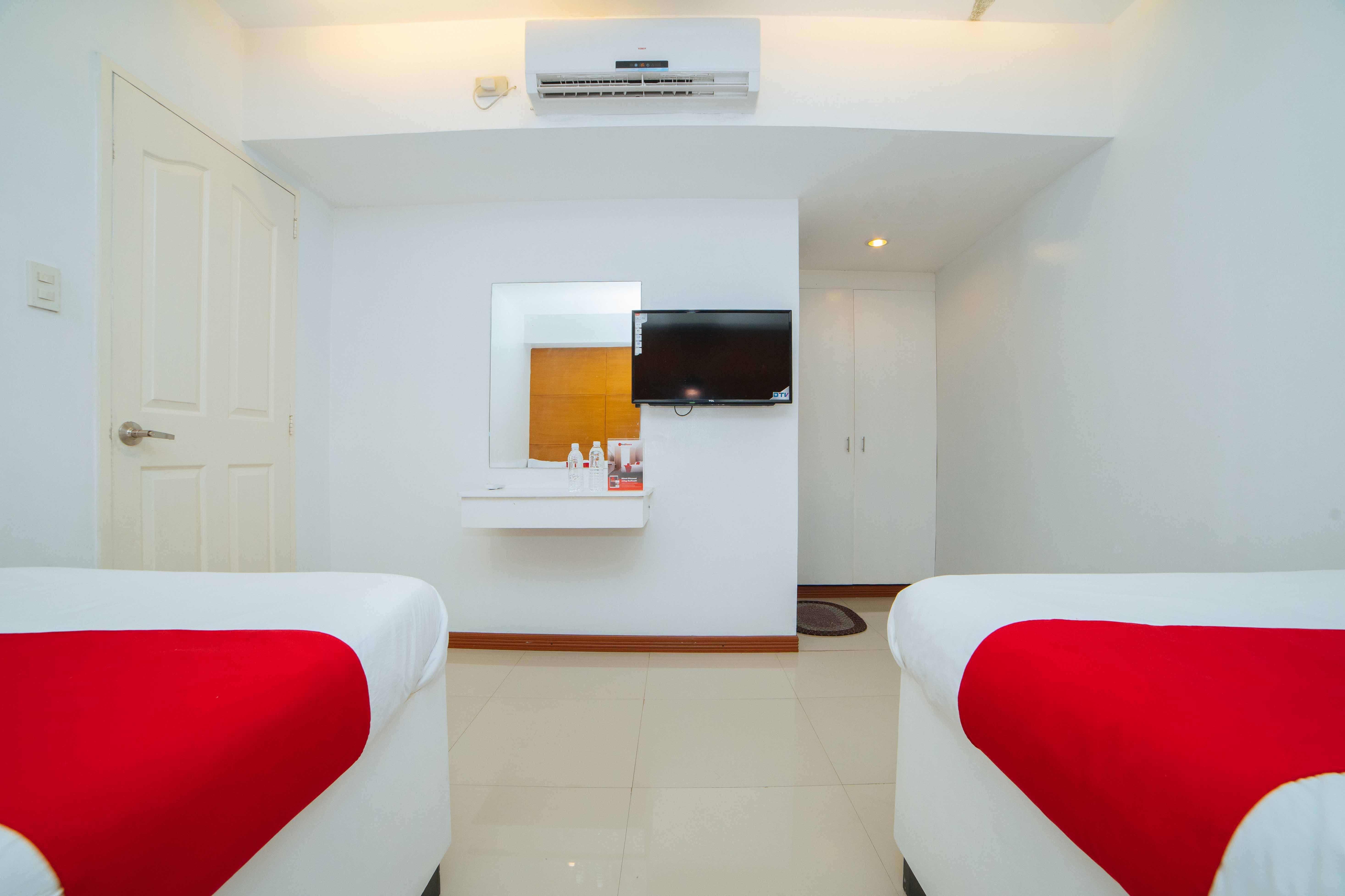 Reddoorz Near Bambang Station Hotel Манила Екстериор снимка