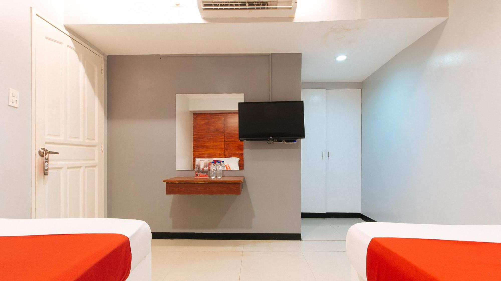 Reddoorz Near Bambang Station Hotel Манила Екстериор снимка