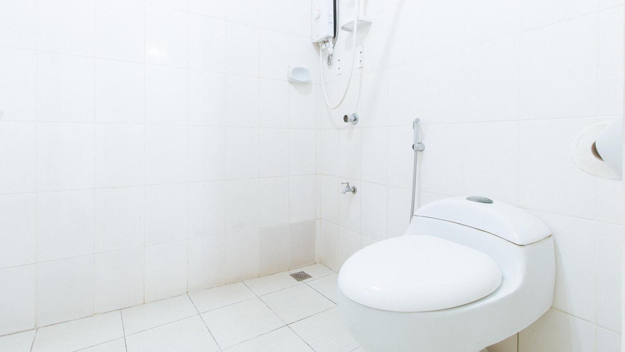 Reddoorz Near Bambang Station Hotel Манила Екстериор снимка