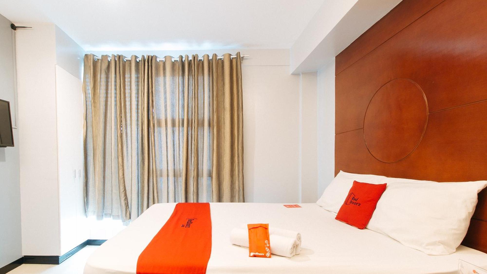 Reddoorz Near Bambang Station Hotel Манила Екстериор снимка