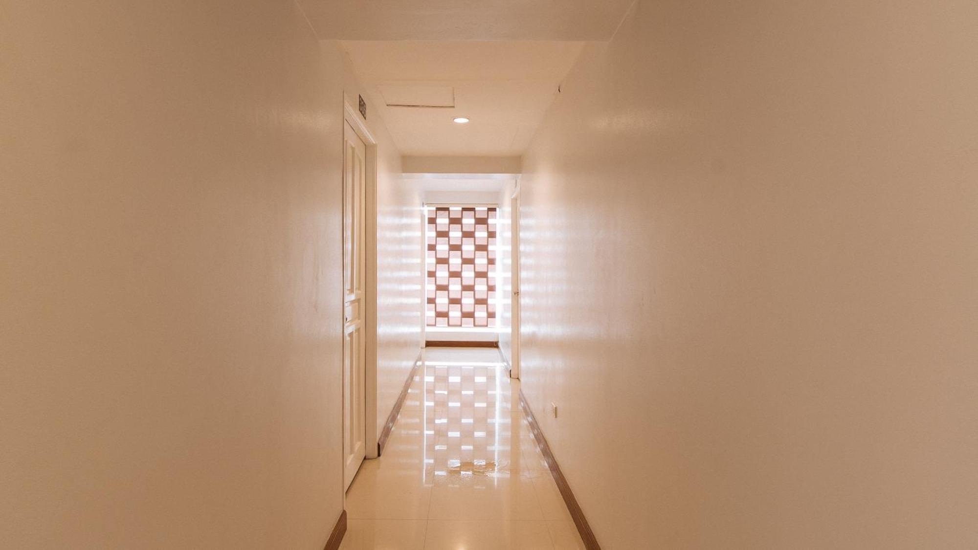 Reddoorz Near Bambang Station Hotel Манила Екстериор снимка