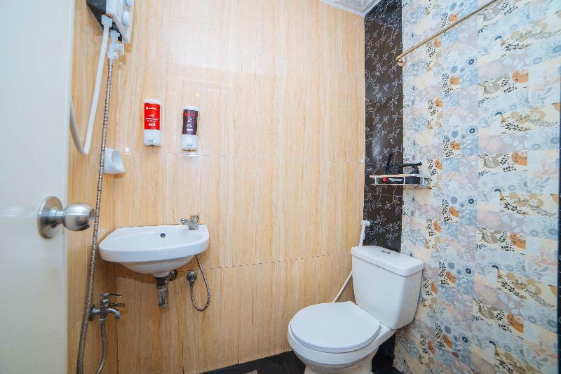 Reddoorz Near Bambang Station Hotel Манила Екстериор снимка